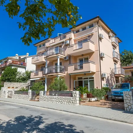 Amfora Apartman *