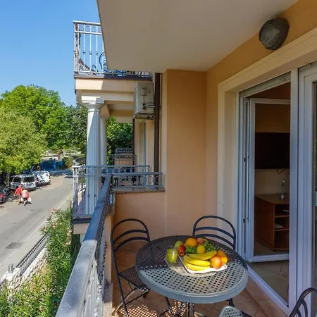 Apartament Amfora *
