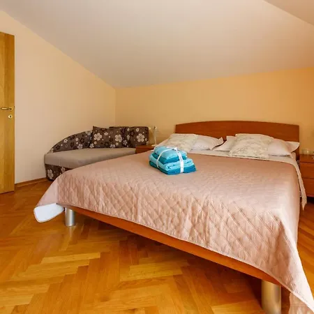 Apartament Amfora *